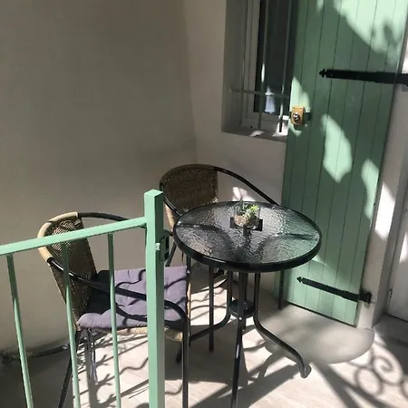 Vieil Antibes, Ravissant 2p Avec Petite Terrasse Appartement