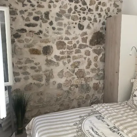 Apartament Vieil Antibes, Ravissant 2p Avec Petite Terrasse Antibes