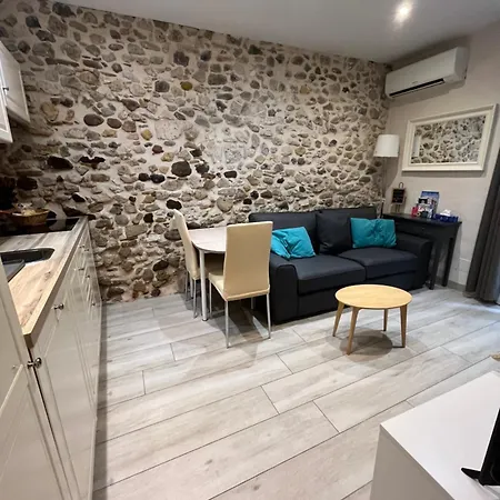 Vieil Antibes, Ravissant 2p Avec Petite Terrasse Appartement