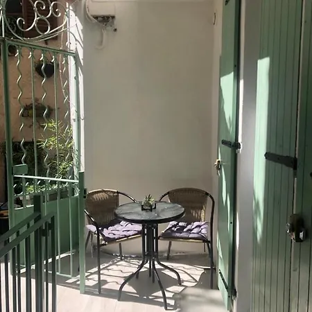 Vieil Antibes, Ravissant 2p Avec Petite Terrasse Antibes