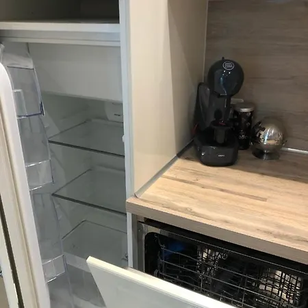 Vieil Antibes, Ravissant 2p Avec Petite Terrasse *