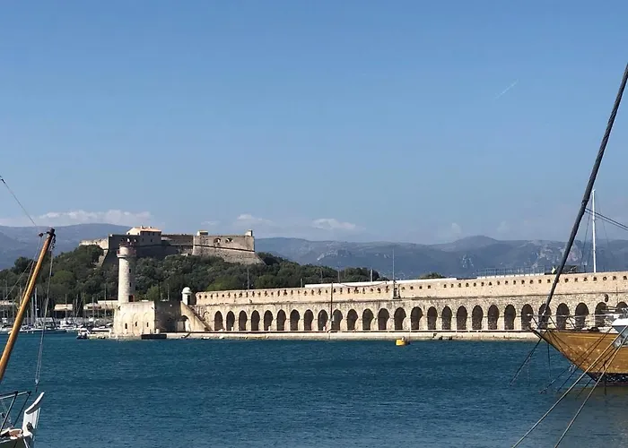 Vieil Antibes, Ravissant 2p Avec Petite Terrasse Appartement